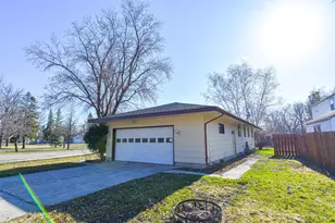 245 Kneale Ave N, Thief River Falls, MN 56701 - Photo 22