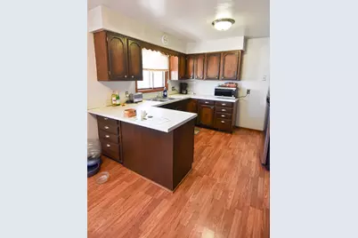 245 Kneale Avenue N, Thief River Falls, MN 56701 - Photo 4