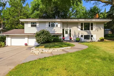 6616 Hillside Lane, Edina, MN 55439 - Photo 4