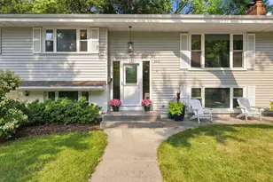6616 Hillside Ln, Edina, MN 55439 - Photo 2