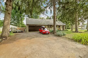 2735 18th Ave E, North Saint Paul, MN 55109 - Photo 2