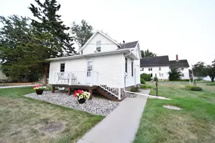 196 Mill St, Zumbrota, MN 55992 - Photo 2