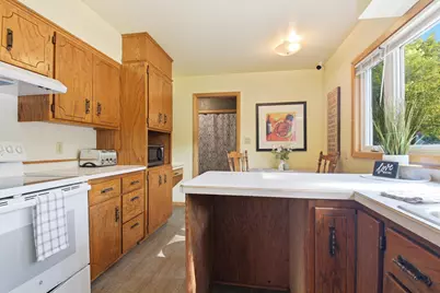 1128 11th Street SW, Willmar, MN 56201 - Photo 6