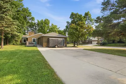1128 11th Street SW, Willmar, MN 56201 - Photo 4