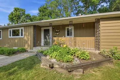 1128 11th Street SW, Willmar, MN 56201 - Photo 2