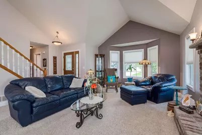 1007 Crystal Lake Drive, Lake Crystal, MN 56055 - Photo 4