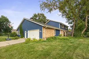 14880 Ironwood Ct, Eden Prairie, MN 55346 - Photo 36