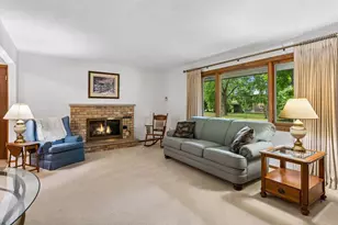 1938 Midland Hills Rd, Roseville, MN 55113 - Photo 8
