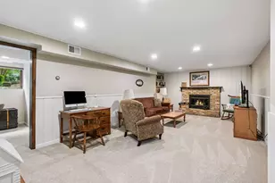 1938 Midland Hills Rd, Roseville, MN 55113 - Photo 18