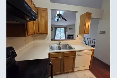 17562 Pond Circle, Eden Prairie, MN 55346 - Photo 6