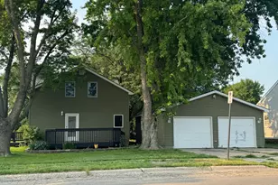 291 1st St NW, Wells, MN 56097 - Photo 4