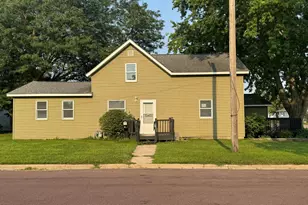 291 1st St NW, Wells, MN 56097 - Photo 1