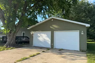 291 1st St NW, Wells, MN 56097 - Photo 4