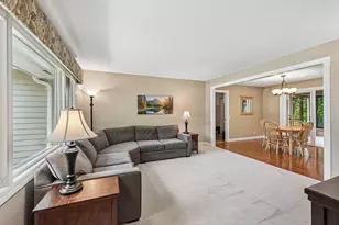 6360 Forest Cir, Chanhassen, MN 55331 - Photo 4