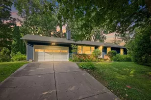 148 Ridgeview Ln, Wayzata, MN 55391 - Photo 1