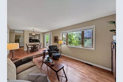 13655 Henna Court, Apple Valley, MN 55124 - Photo 8