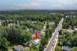 1302 Eklund Ave, Duluth, MN 55811 - Photo 2