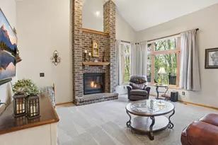 1021 Wildwood Way, Chaska, MN 55318 - Photo 10