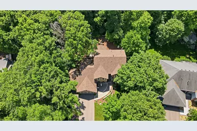 1021 Wildwood Way, Chaska, MN 55318 - Photo 4