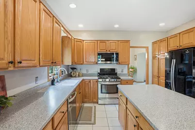 1021 Wildwood Way, Chaska, MN 55318 - Photo 12