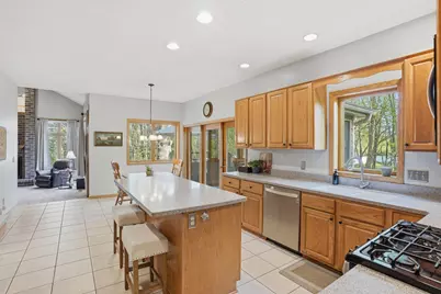 1021 Wildwood Way, Chaska, MN 55318 - Photo 14