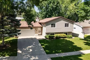 619 Chalet Dr NW, Rochester, MN 55901 - Photo 2