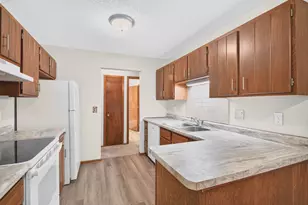 9774 Dorset Ln, Eden Prairie, MN 55347 - Photo 8