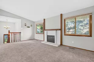 9774 Dorset Ln, Eden Prairie, MN 55347 - Photo 10
