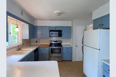 315 Charles Street SW, Hutchinson, MN 55350 - Photo 2