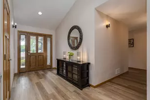 120 Sunburst Cir, Mankato, MN 56001 - Photo 4
