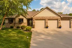 120 Sunburst Cir, Mankato, MN 56001 - Photo 1