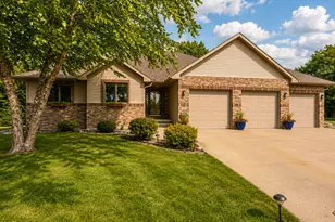 120 Sunburst Cir, Mankato, MN 56001 - Photo 2