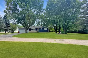 2420 34th St, Slayton, MN 56172 - Photo 2