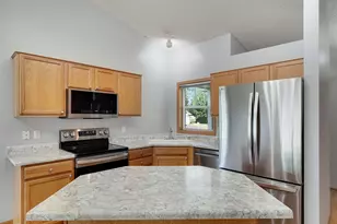 7633 Fox Creek Ct, Greenfield, MN 55373 - Photo 10