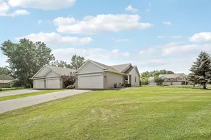 7633 Fox Creek Ct, Greenfield, MN 55373 - Photo 2