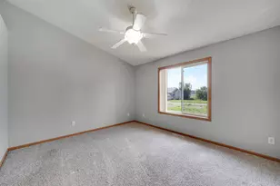 7633 Fox Creek Ct, Greenfield, MN 55373 - Photo 18