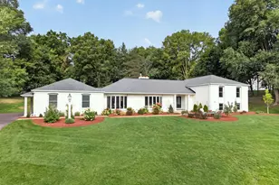3945 Hillcrest Way, Deephaven, MN 55391 - Photo 1