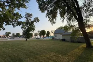 1706 N 4th Ave, Moorhead, MN 56560 - Photo 18