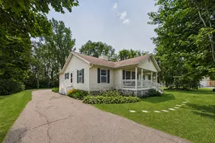 417 Countryside Dr SE, Montgomery, MN 56069 - Photo 1