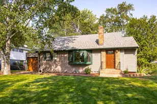 2412 Chambersburg Ave, Duluth, MN 55811 - Photo 1