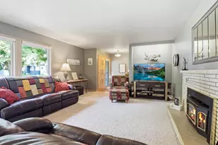 302 N 9th St, Montevideo, MN 56265 - Photo 8
