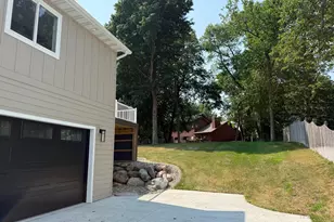 1084 W Lake Dr, Detroit Lakes, MN 56501 - Photo 44