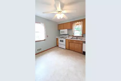 1429 14th Avenue NW, Rochester, MN 55901 - Photo 4