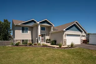 704 Bremen Cir, Waverly, MN 55390 - Photo 2