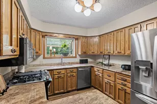 3200 Hazelwood W, Wayzata, MN 55391 - Photo 10