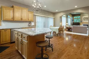 20585 Islandview Cir, Lakeville, MN 55044 - Photo 12