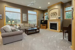 20585 Islandview Cir, Lakeville, MN 55044 - Photo 4