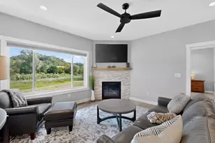1675 Hadley Creek Dr NE, Rochester, MN 55906 - Photo 16