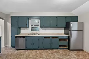 4028 Perry Ave N, Robbinsdale, MN 55422 - Photo 10