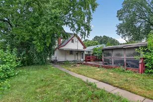 4028 Perry Ave N, Robbinsdale, MN 55422 - Photo 2